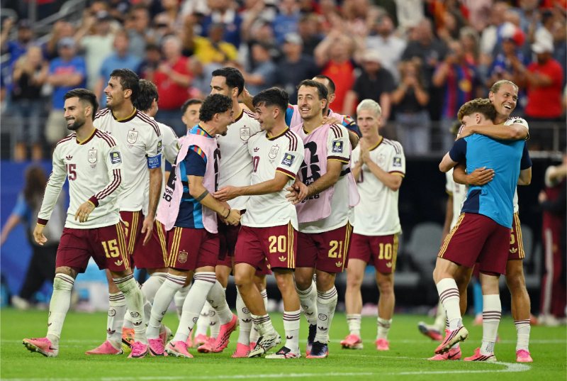 Messi thừa nhận Tây Ban Nha chơi rất hay