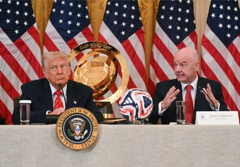 FIFA chịu sức ép từ Tổng thống Trump